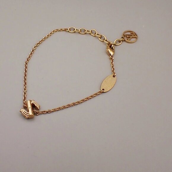 LOUIS VUITTON Logo LV & Me Chain Bracelet " S " Gold-Plated Italy M67176 65RL395 - Picture 1 of 16